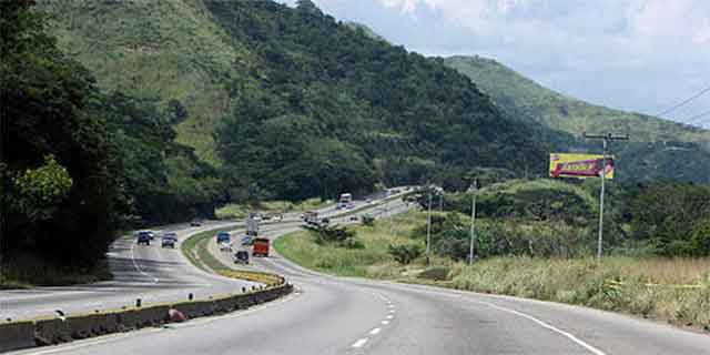 Dos heridos en la Panamericana tras colisión de vehículos