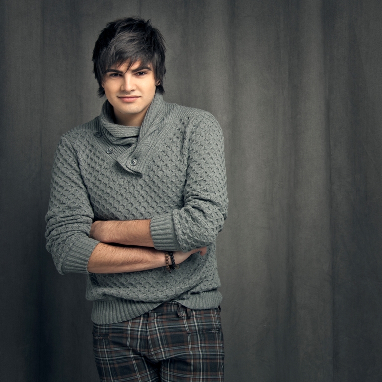 Jonathan Moly estrena “Piensa en mí”