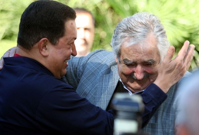 Mujica extraña a Chávez y dice que América Latina sentirá su ausencia