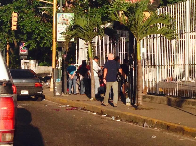 Así comienza a formarse la cola en Daka Boleíta (Foto)