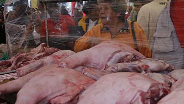 Pernil a 22 bolívares el kilo en la feria navideña Fanb