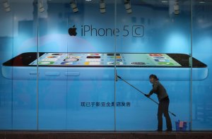 Acciones de Apple suben antes de apertura por acuerdo con China Mobile