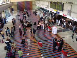 Aerolíneas mantienen restringida la venta de boletos al exterior