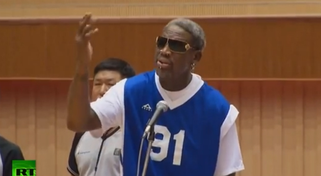 Dennis Rodman canta “Feliz cumpleaños” al estilo Marilyn (Videos)