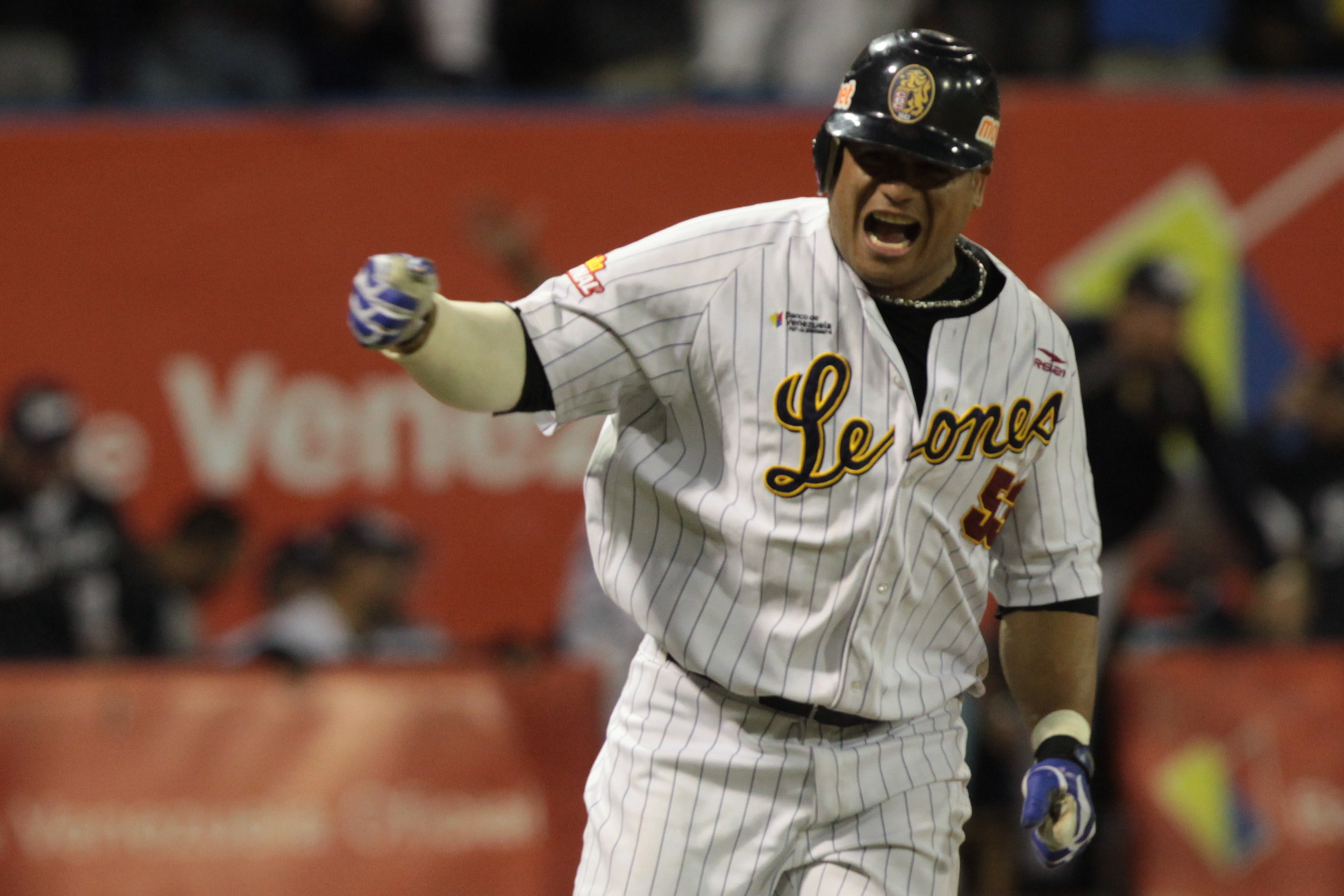 Bob Abreu jugará con los Leones y luego se retira