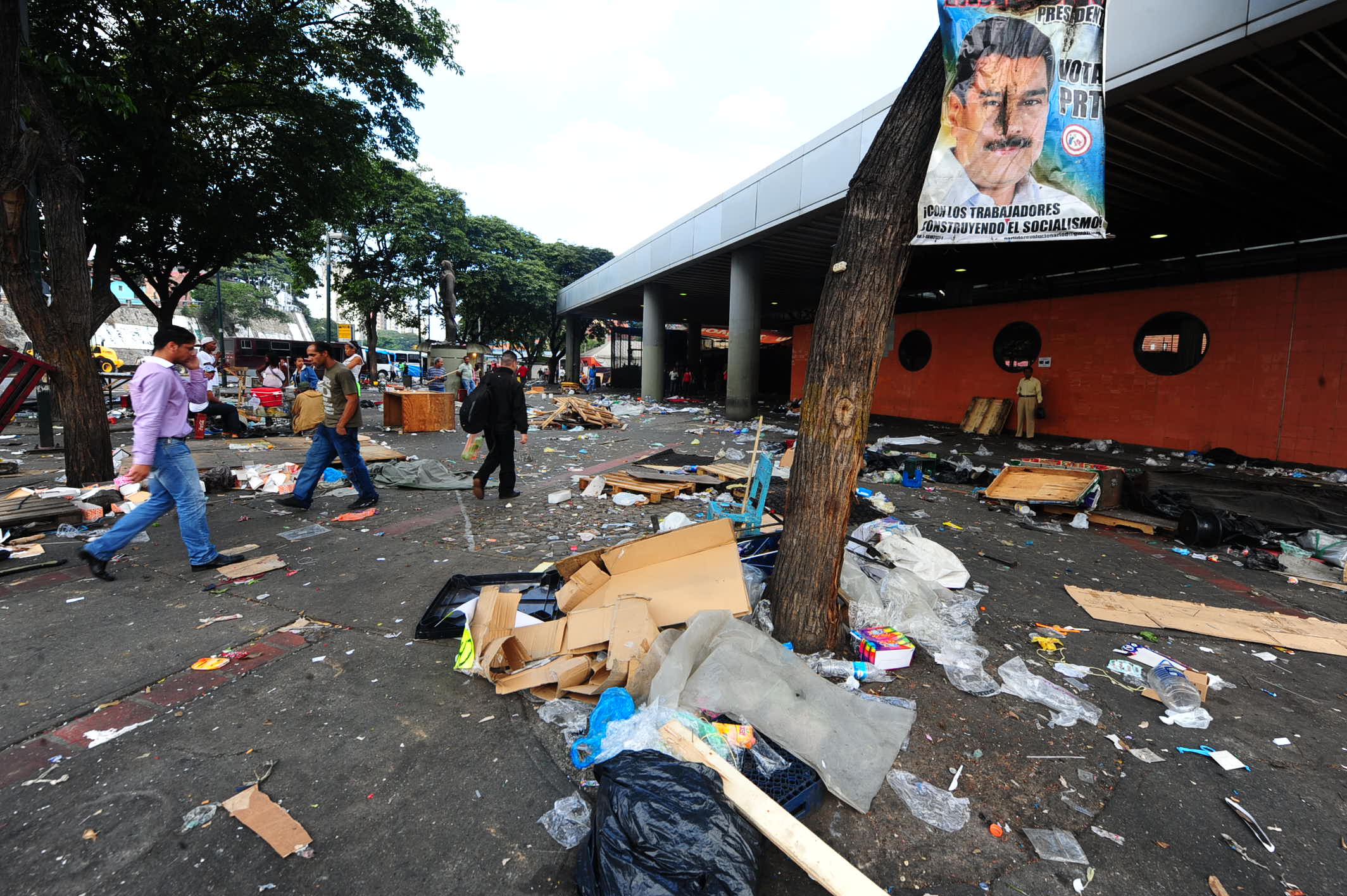 La basura también le dio la bienvenida al 2014 (Fotos)