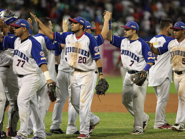 Tiburones suman triunfo en postemporada frente a Leones que no ganan