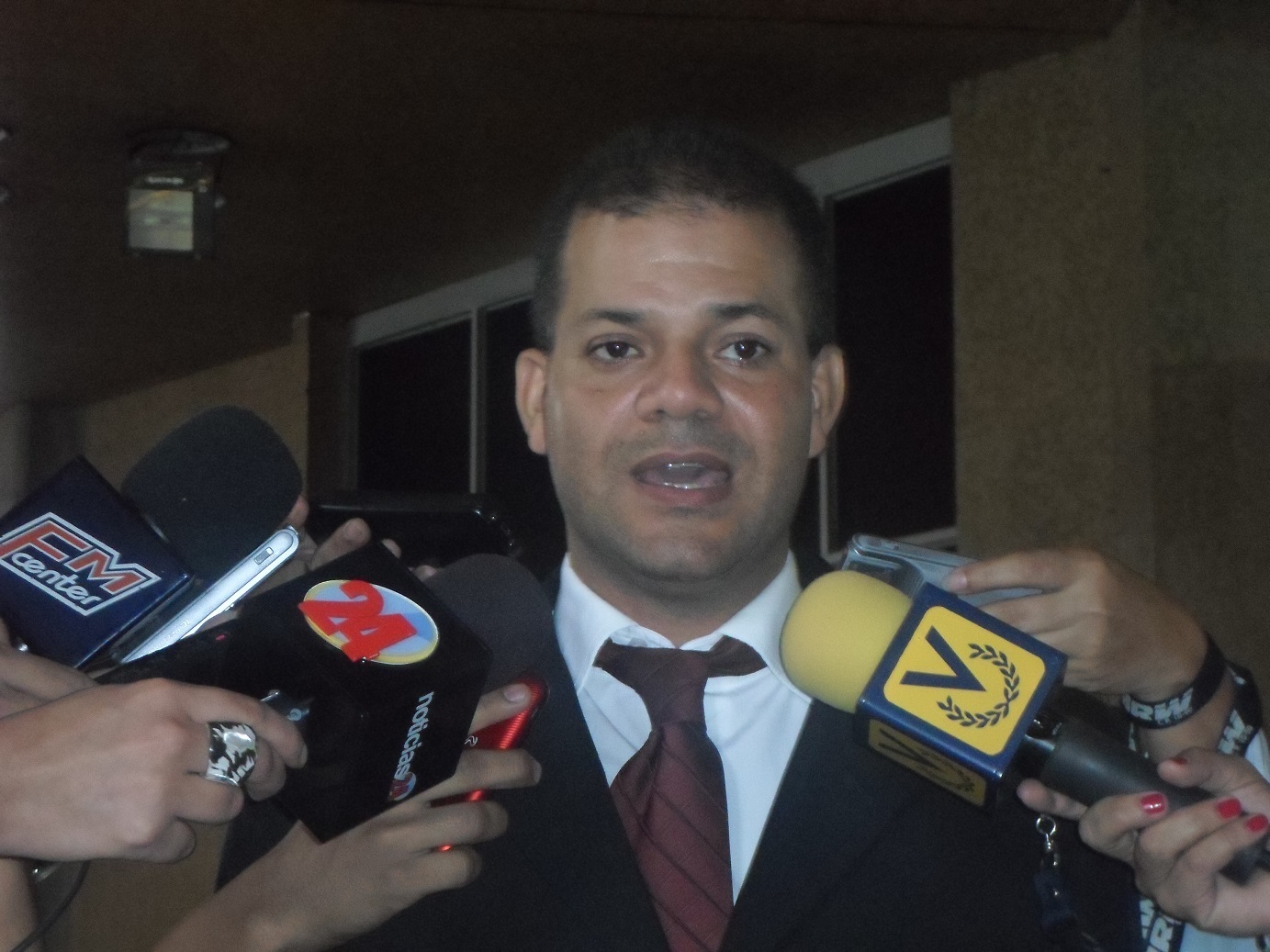 Colapso económico ya no puede ser disimulado por Maduro