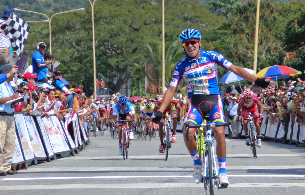 Venezolano Camargo gana cuarta etapa de Vuelta al Táchira y colombiano Cárdenas conserva liderato