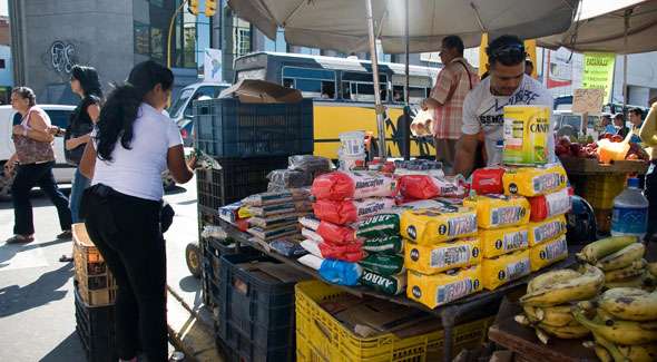 En Puerto La Cruz ni los bachaqueros tienen pastas, insecticidas o desodorantes