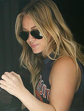 Hilary Duff se quitó el anillo de bodas luego de su separación