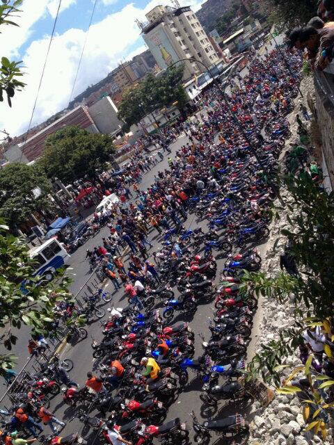 Así vieron los tuiteros la protesta de motorizados