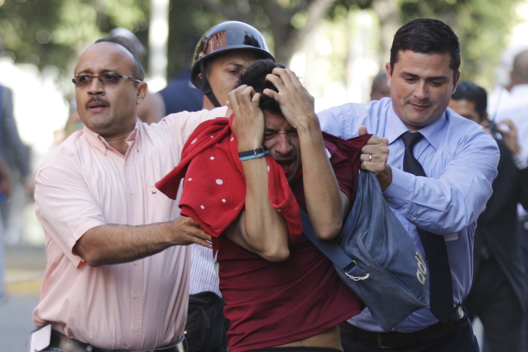 Liberan a diez estudiantes y otros seis quedaron detenidos