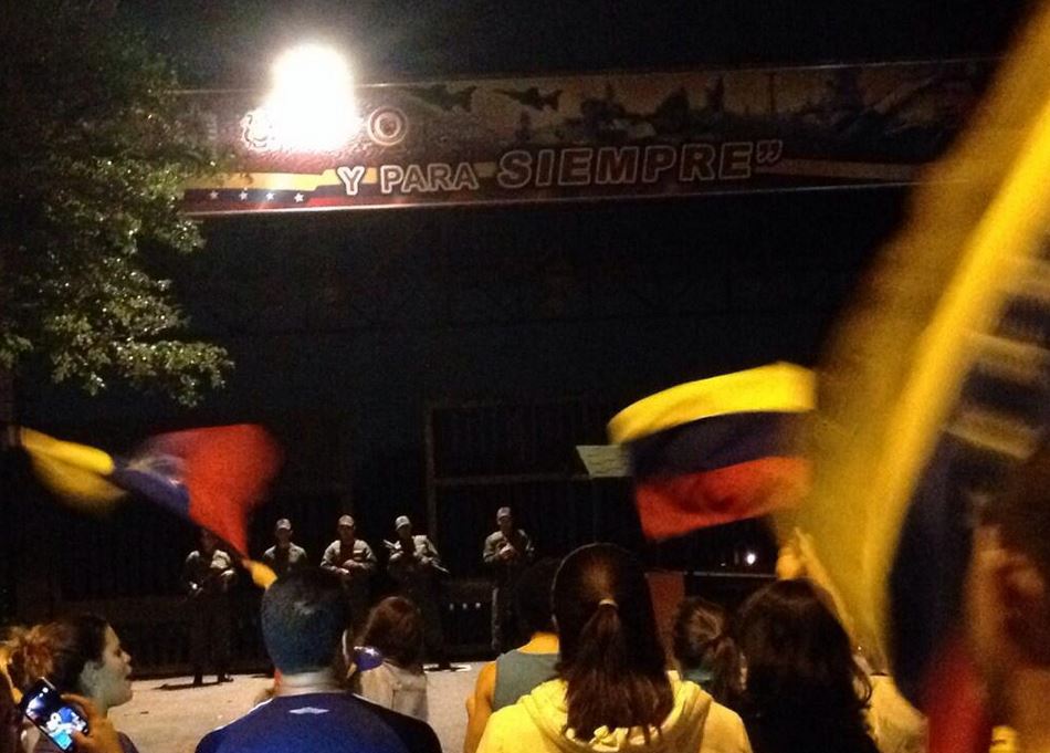 ¡Protestas a las puertas de Fuerte Tiuna!