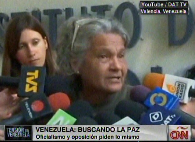 El desgarrador llamado de la madre del estudiante violado con un fusil: Exige justicia para su hijo #ConcluPazVZLA