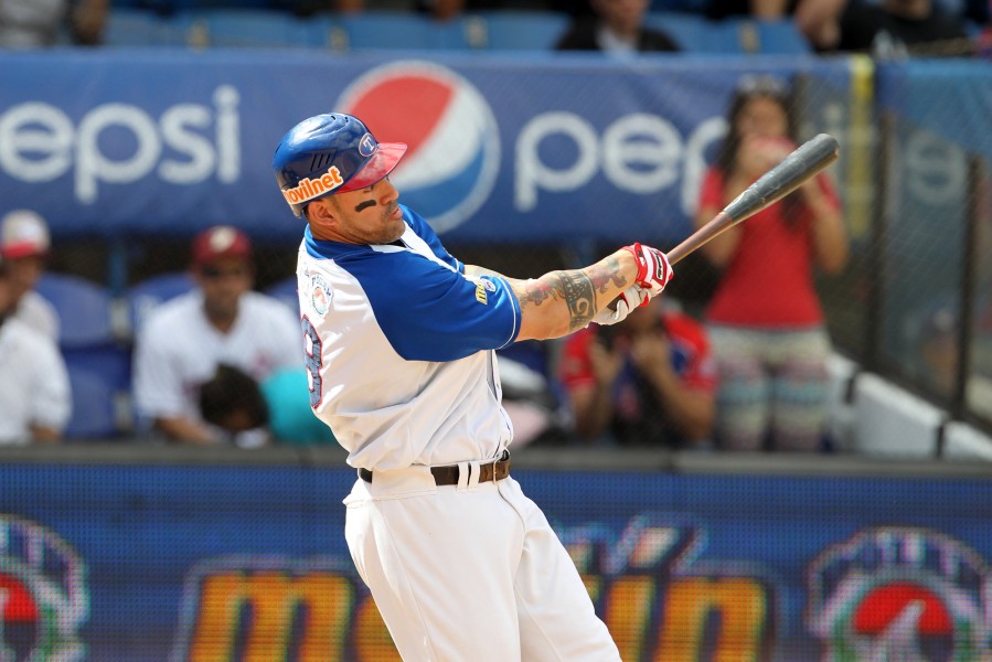 Alex Cabrera cuadró chamba en el béisbol mexicano