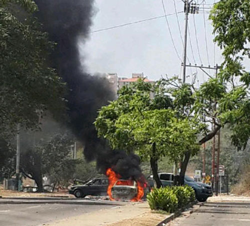 Carabobeños siguen en la calle: Dos heridos en la Cuatricentenaria