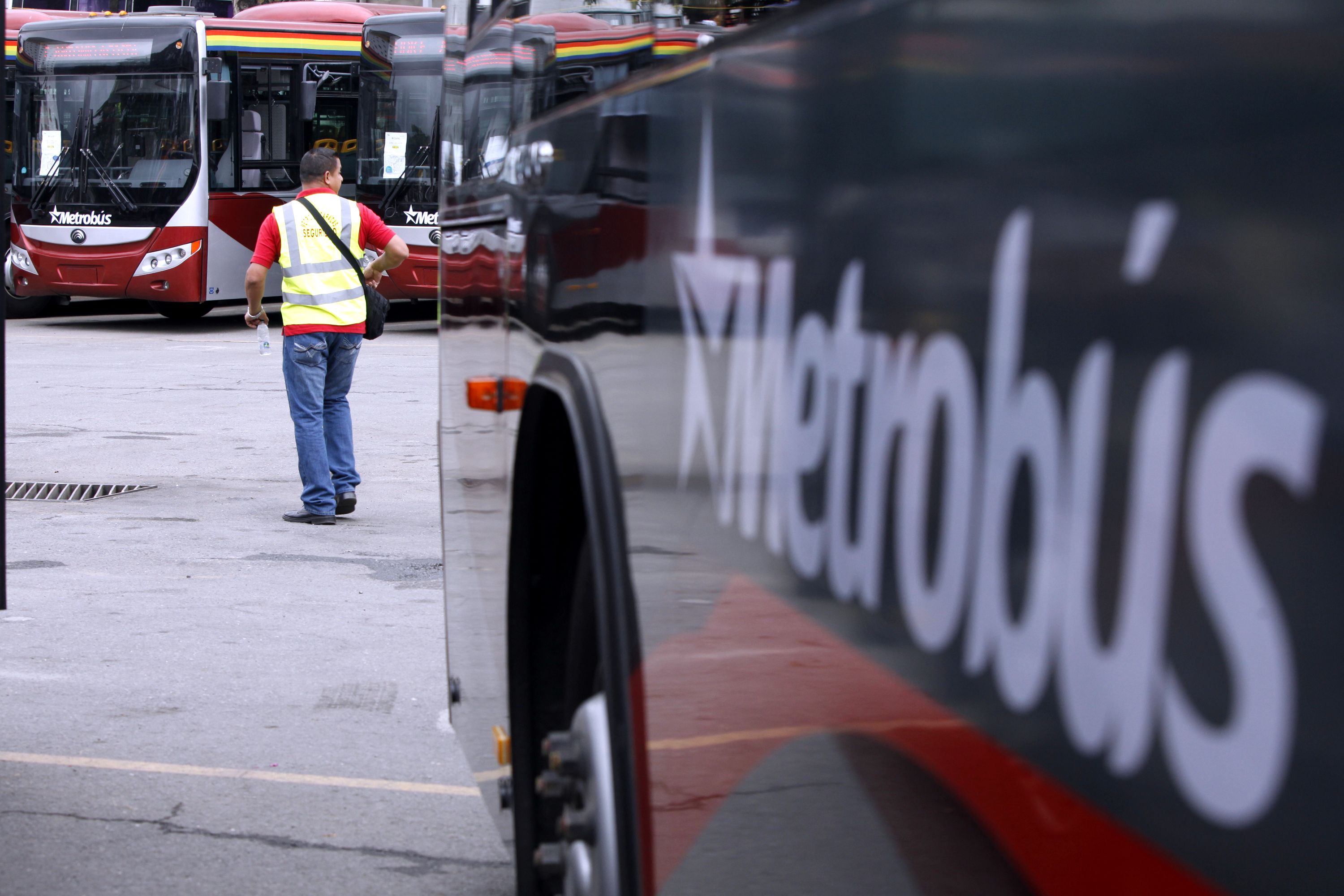 Metrobús y BusCcs no prestan servicio comercial este #26A