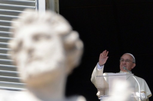 Francisco, el papa que sólo necesitó cinco minutos para seducir al mundo