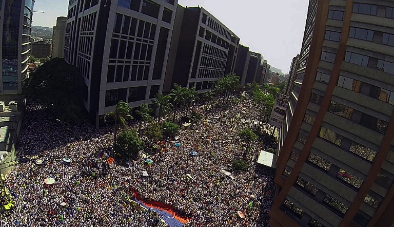 ¡Sin palabras!… el video de la marcha de este sábado que le perturba el sueño de bebé al presidente