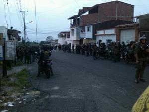 Fuerte represión militar en barrio de San Cristóbal (Fotos)