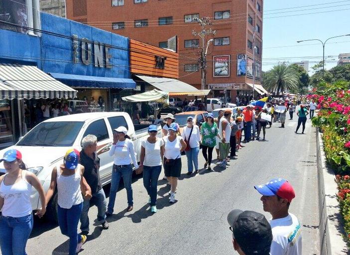 Así fue la cadena humana que se apoderó de Porlamar (Fotos)