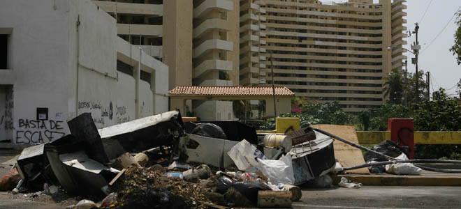 Regresan las bombas lacrimógenas a Residencias San Martin