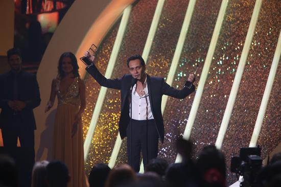 Marc Anthony se corona como rey de la música latina con diez premios