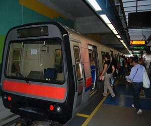 ¿Cansada de los arrescostones y metedera de mano en el metro? Mira cómo sacudírtelos (Video)