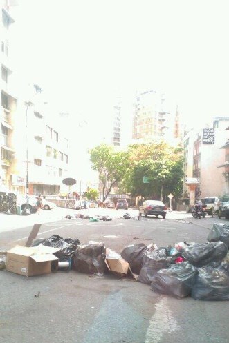 Barricadas en Bello Monte este 2A (Foto)