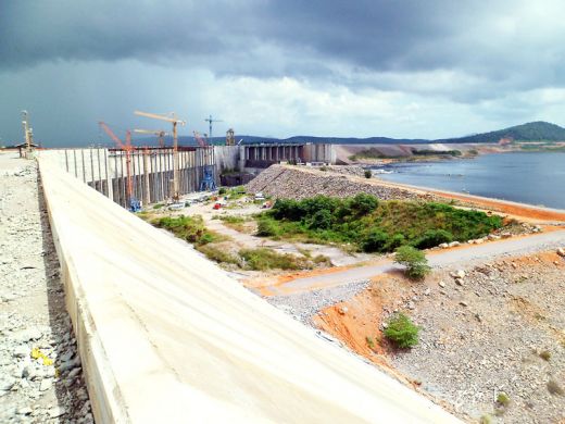 Deudas con contratistas estancan construcción de Tocoma