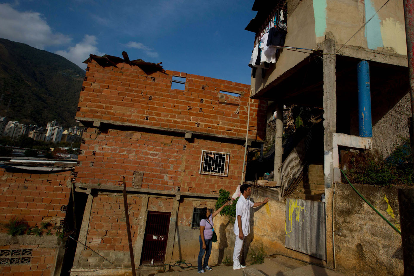 Hieren a ocho personas durante un velorio en Petare