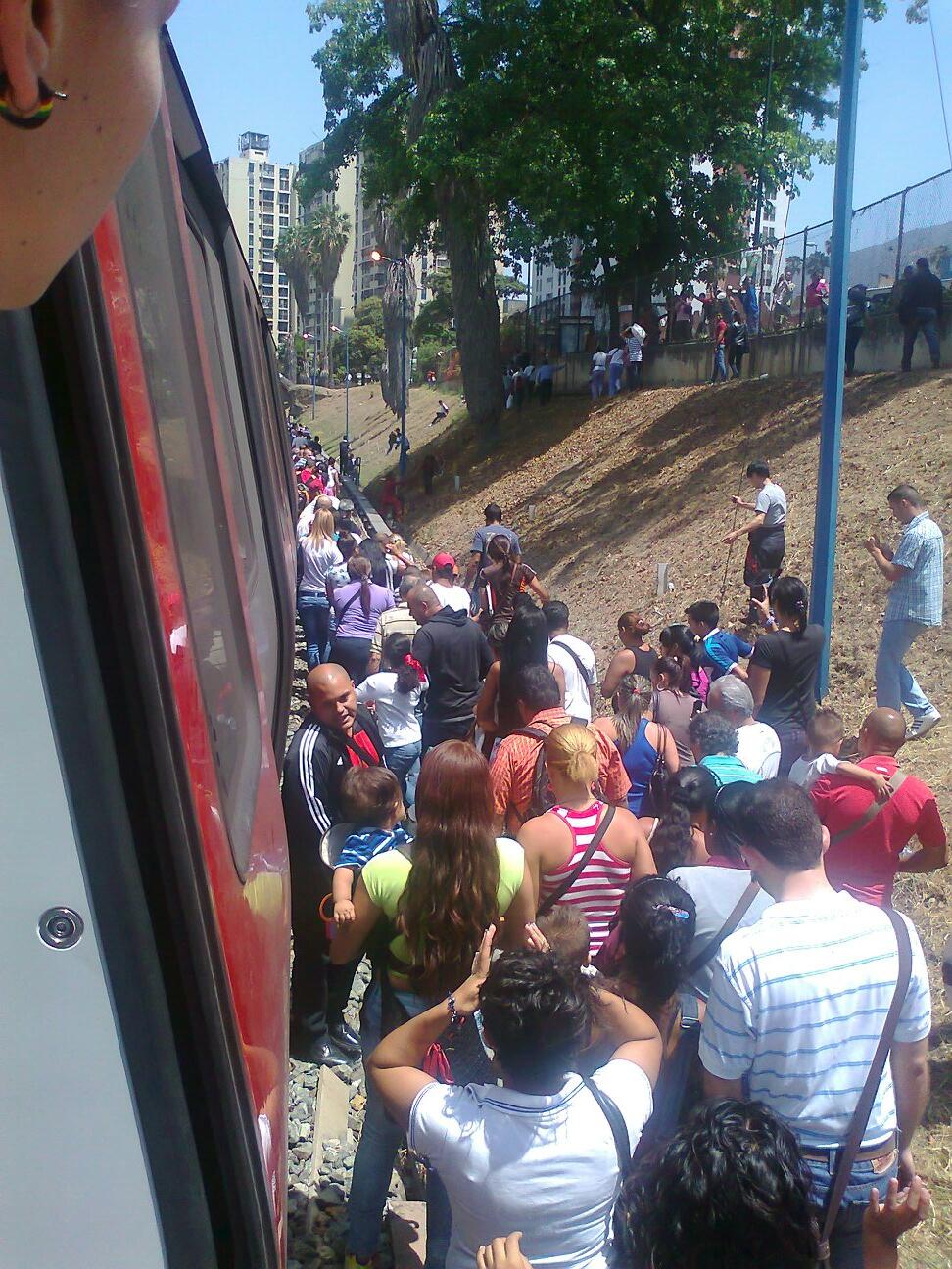 Intento de robo en vagón del Metro habría dejado un herido (Fotos)