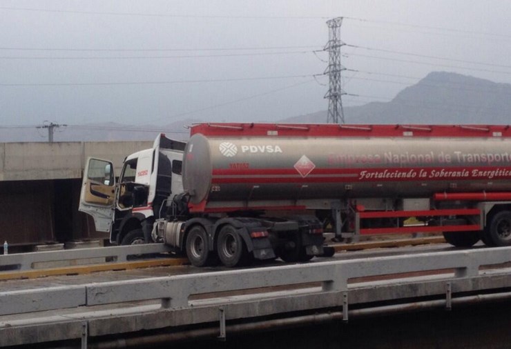 Viaducto La Cabrera colapsado tras choque de gandola (Foto)