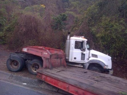 Gandola se coleó en la autopista Caracas- La Guaira (Foto)