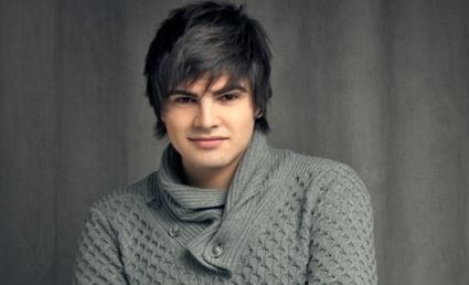 Jonathan Moly ¡en la cima de la popularidad!