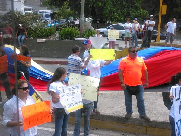 Reportan protesta en la autopista Prados del Este #31M (Fotos)