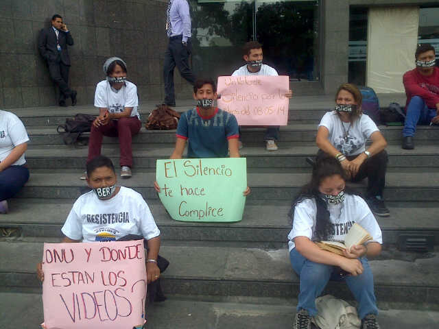 Estudiantes hacen “Voto de Silencio” en el Pnud (Fotos)