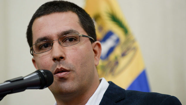 Arreaza utiliza a Einstein para decir que la crisis es buena