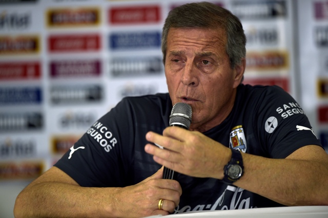 Tabárez no justifica acción de Cavani, pero la comprende