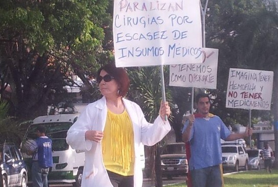 Protestan en Valencia por la escasez de insumos médicos #19J