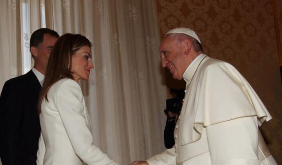 Felipe VI explica al papa el relevo en la Corona y espera que visite España (Fotos)