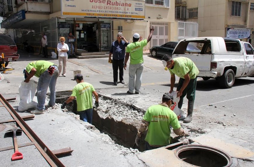 Alcaldía de Baruta recupera alcantarillado en Colinas de Bello Monte