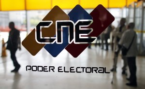 CNE planea suspender clases escolares por una semana por elecciones del Psuv