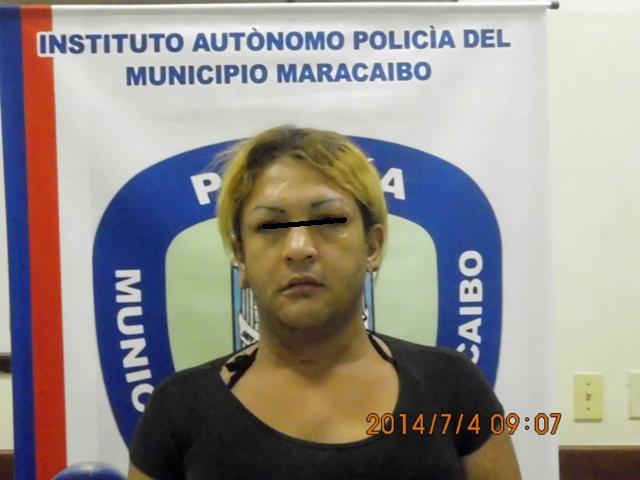 Detienen a transgénero por golpear a su madre