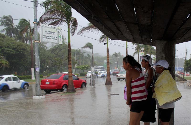 Huracán Marie deja 10.000 familias damnificadas y tres desaparecidos