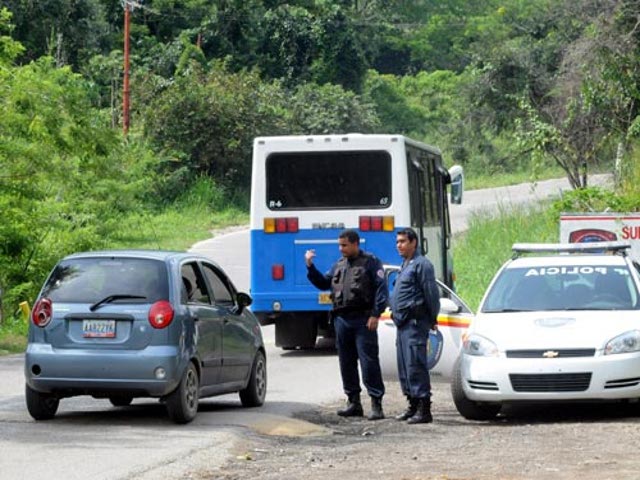 Reabierto paso a Choroní tras desprendimiento de árboles