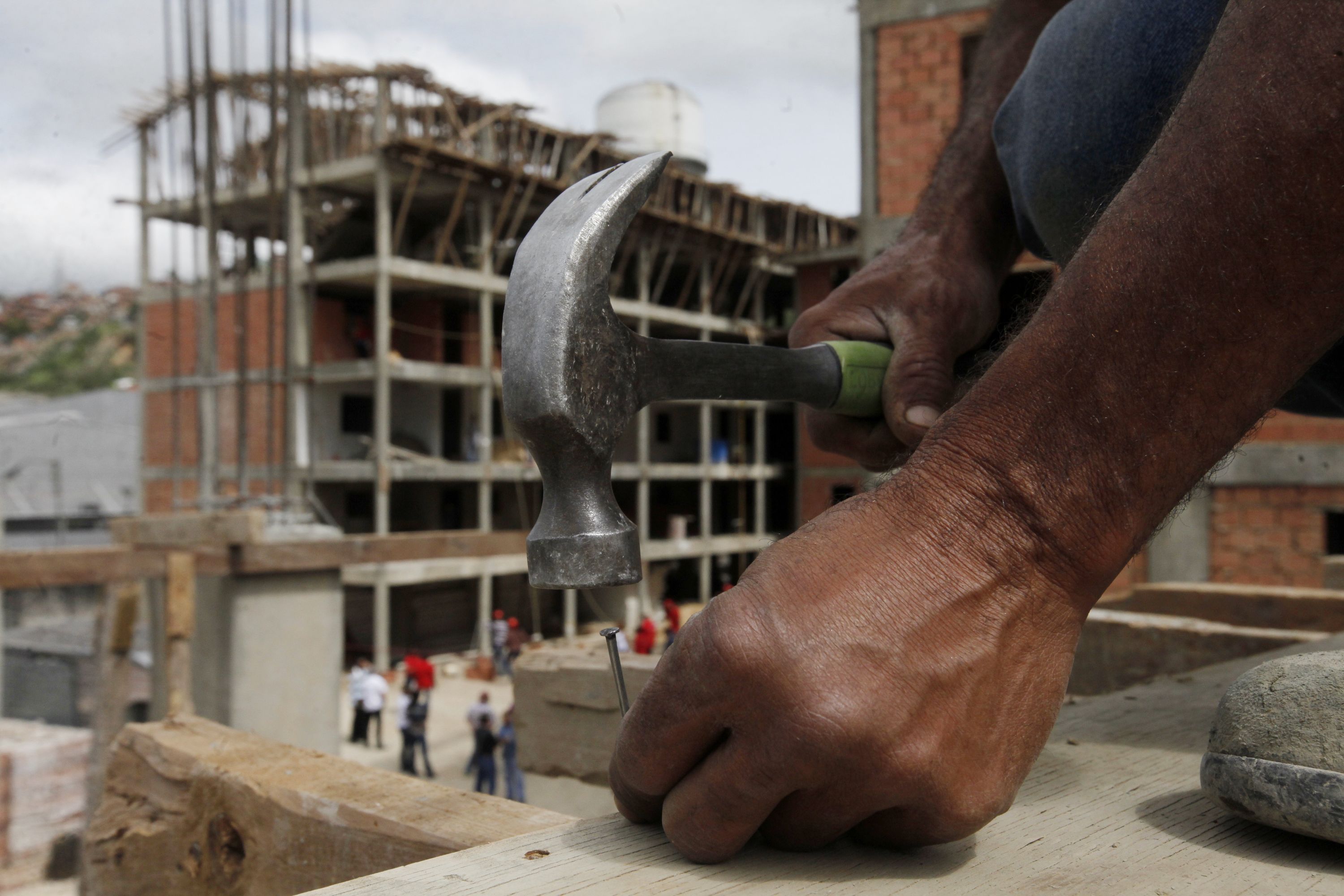 Más de 300 familias reclaman viviendas tras ser víctimas de estafa inmobiliaria en Carabobo