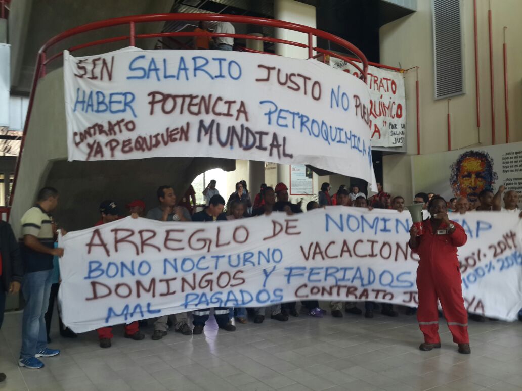 Trabajadores de Pequiven mantienen protesta en todo el país (Fotos)