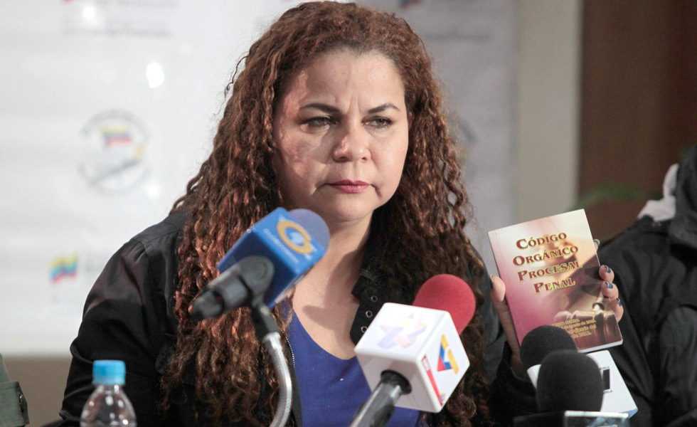 Iris Varela dice que los presos repararán viviendas en los barrios